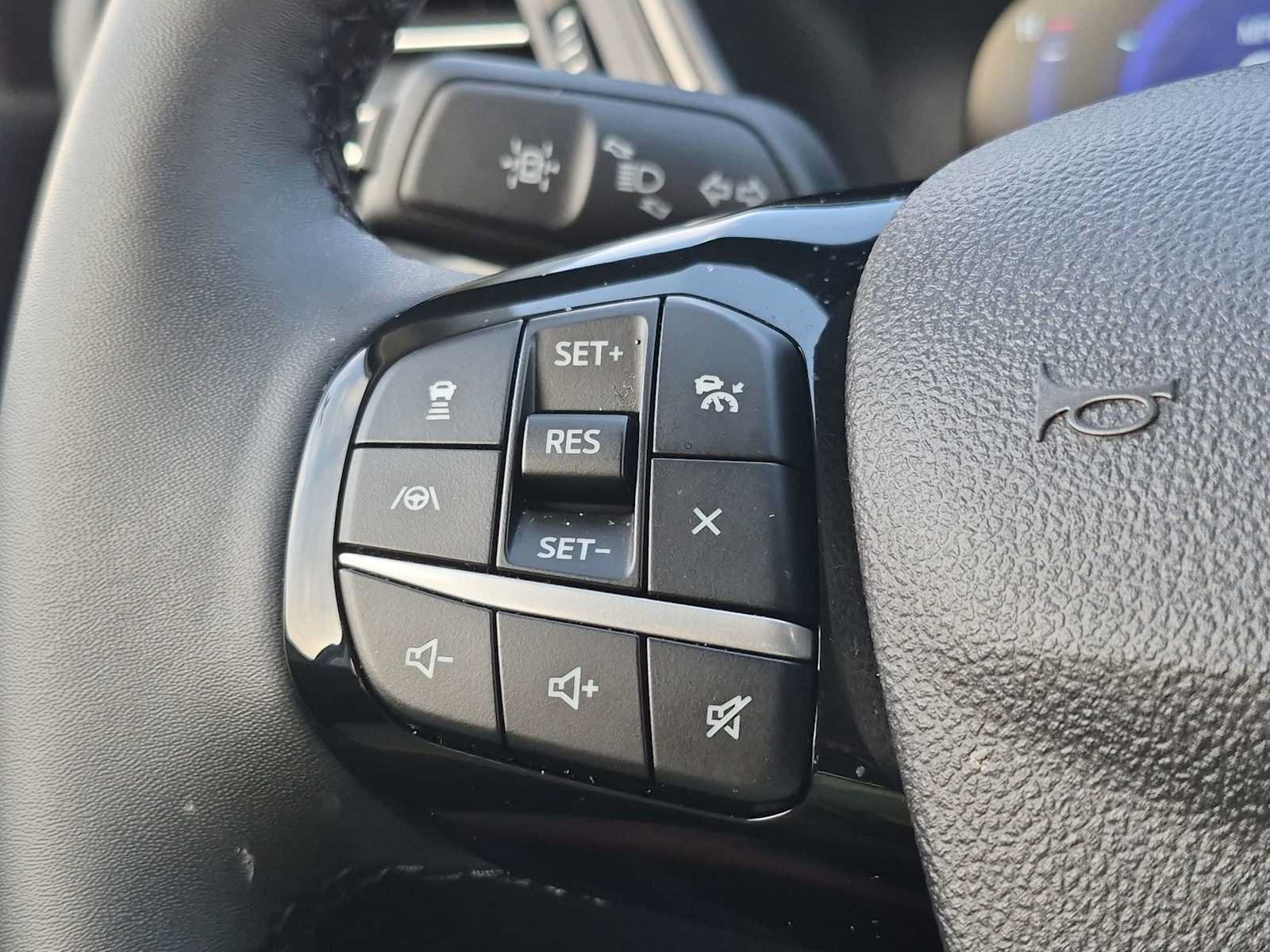 Used 2022 Ford Escape SEL w/ Technology Package AWD/4WD image 22