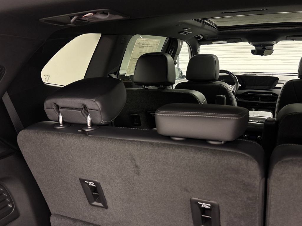 New 2026 Buick Enclave Avenir w/ Super Cruise Package FWD image 18