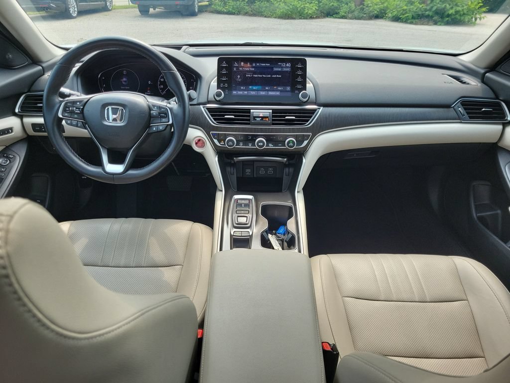 Used 2021 Honda Accord Touring image 11