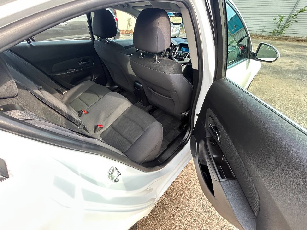 Used 2016 Chevrolet Cruze LT FWD image 9
