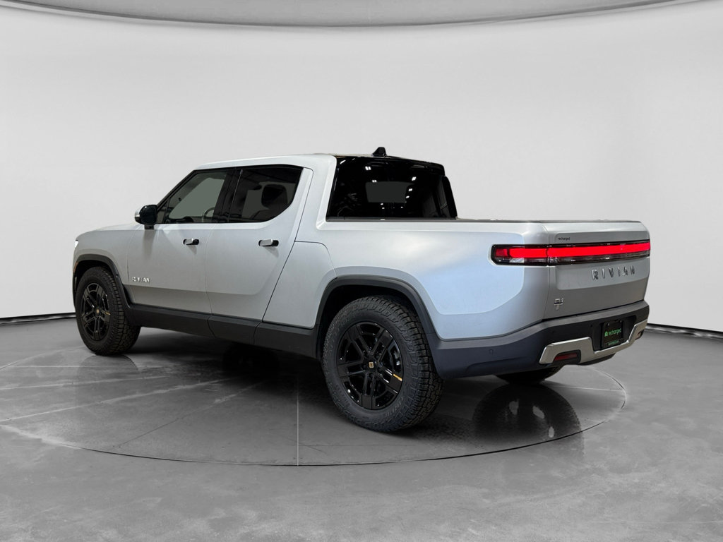 Used 2024 Rivian R1T Adventure Dual AWD/4WD image 2