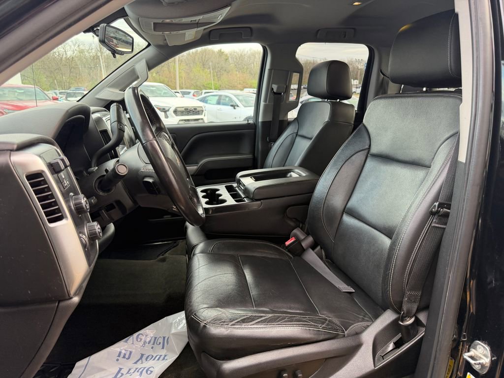Used 2018 Chevrolet Silverado 1500 LT w/ Midnight Edition image 10