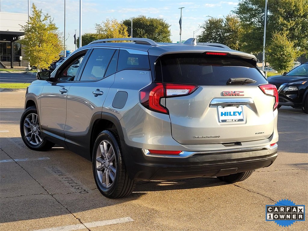 Used 2024 GMC Terrain SLT image 4