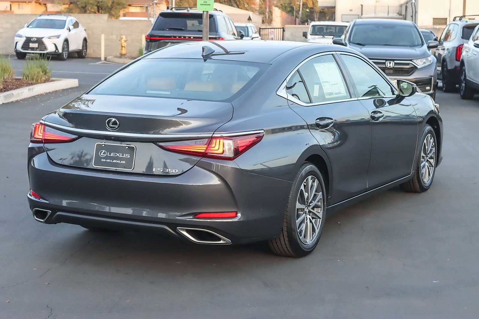New 2025 Lexus ES 350 image 4