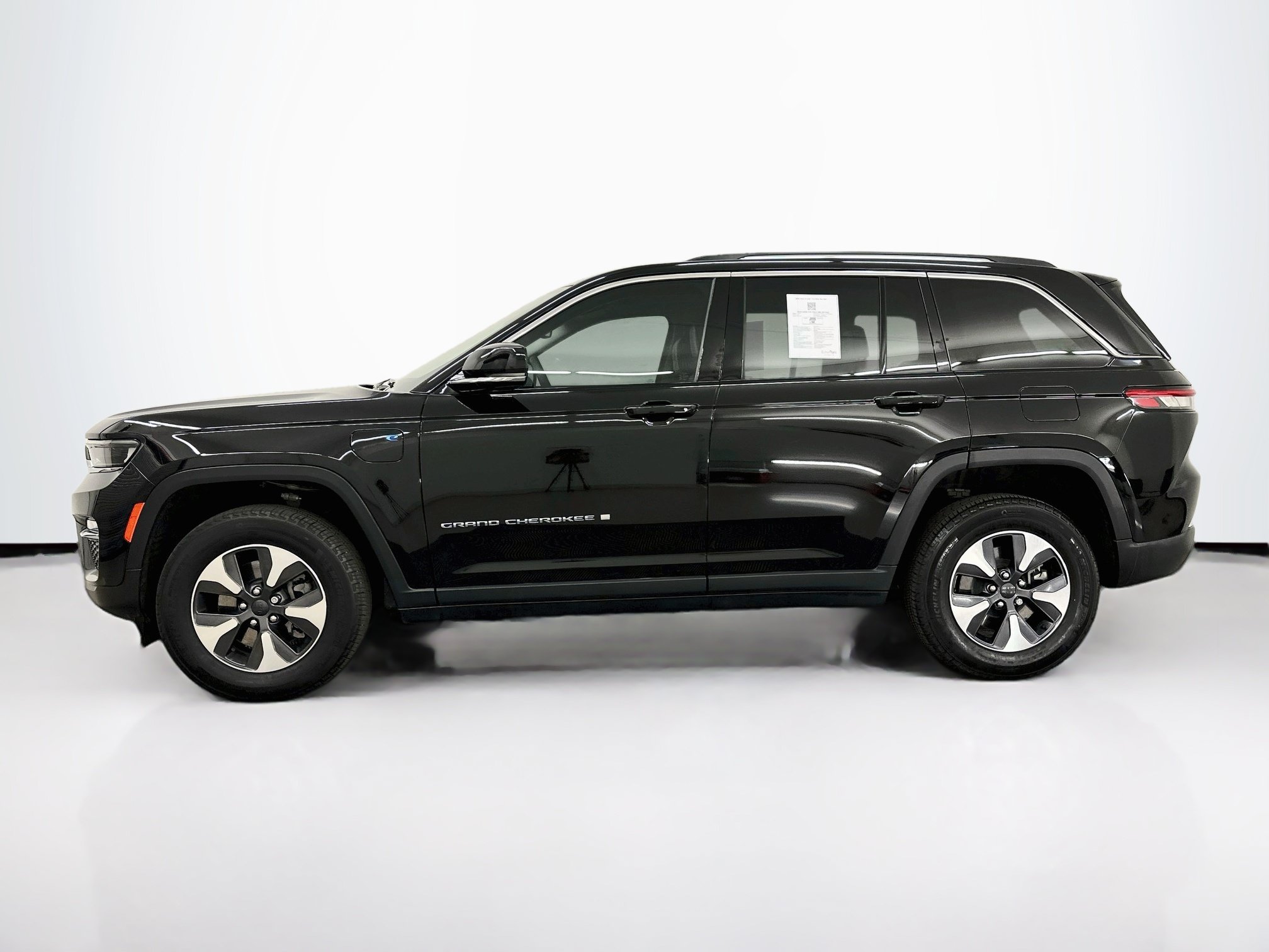 Used 2022 Jeep Grand Cherokee Limited 4xe AWD/4WD image 4