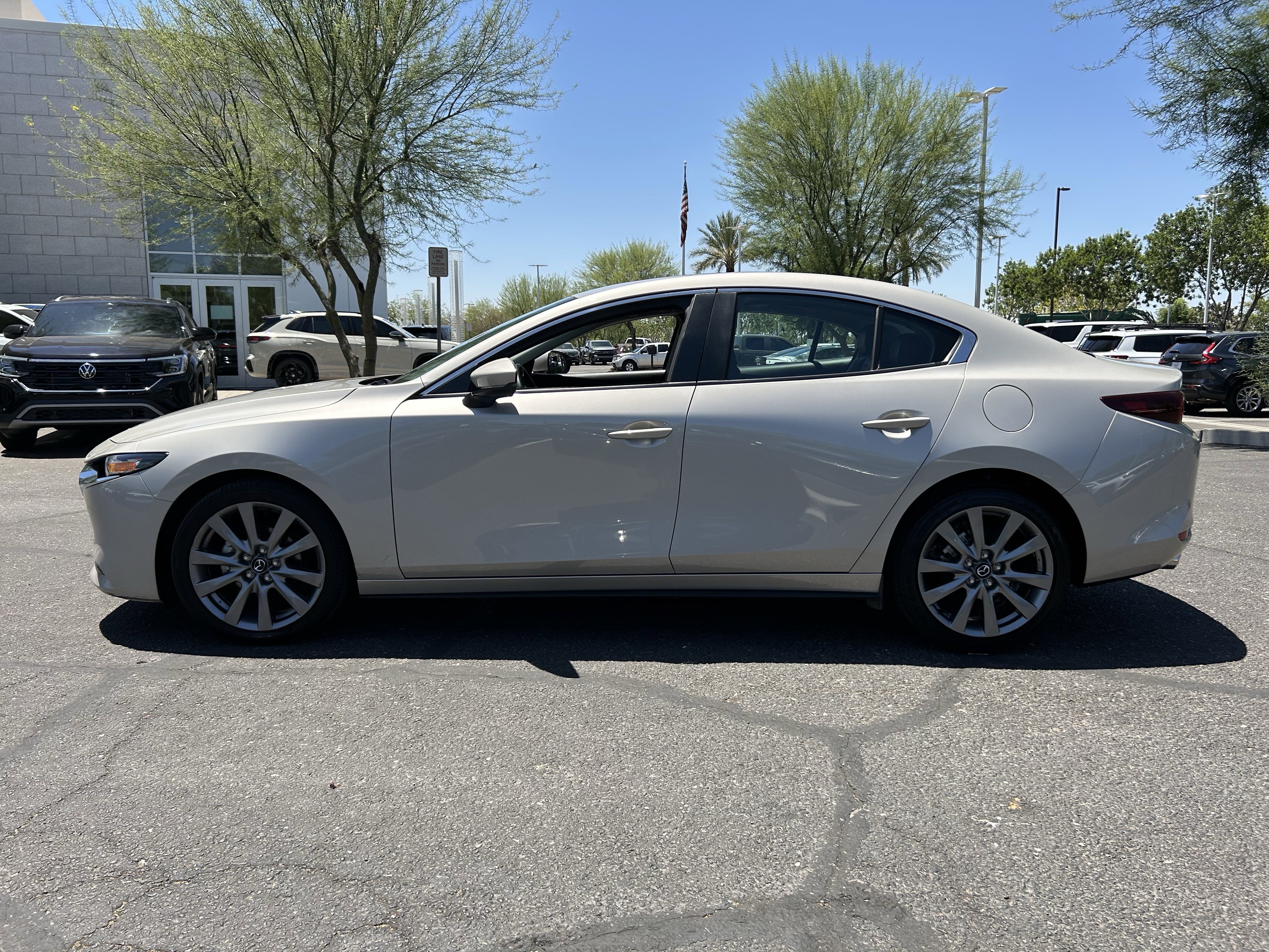 Used 2025 MAZDA MAZDA3 s FWD image 2