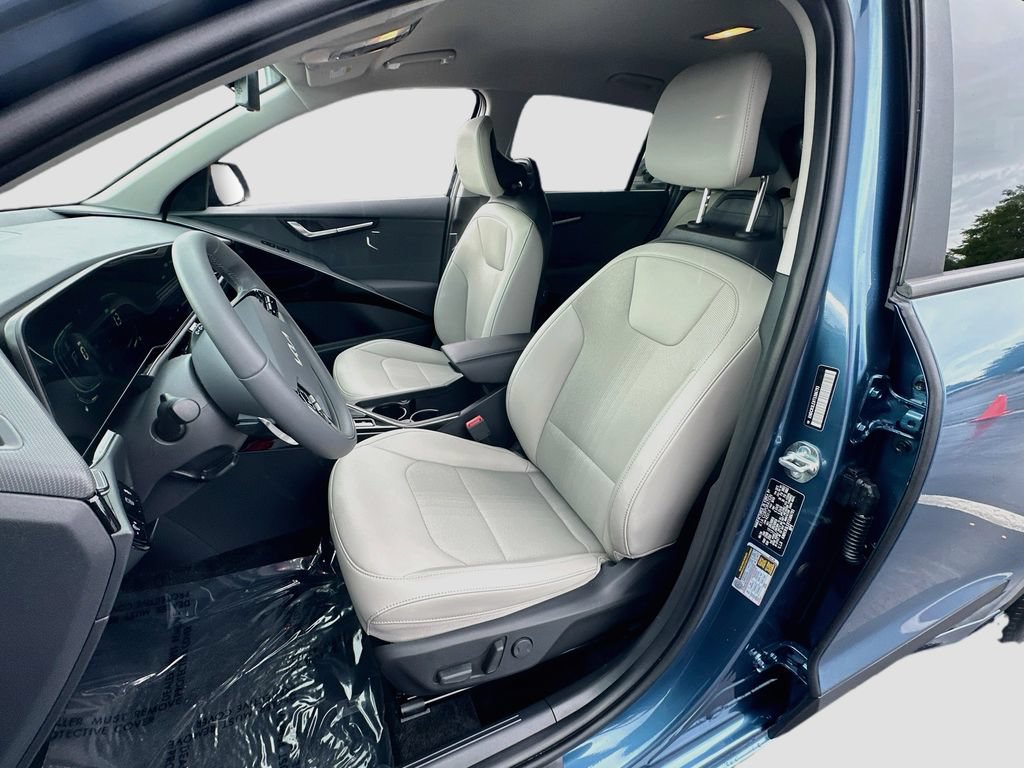 Used 2026 Kia Niro EX FWD image 21