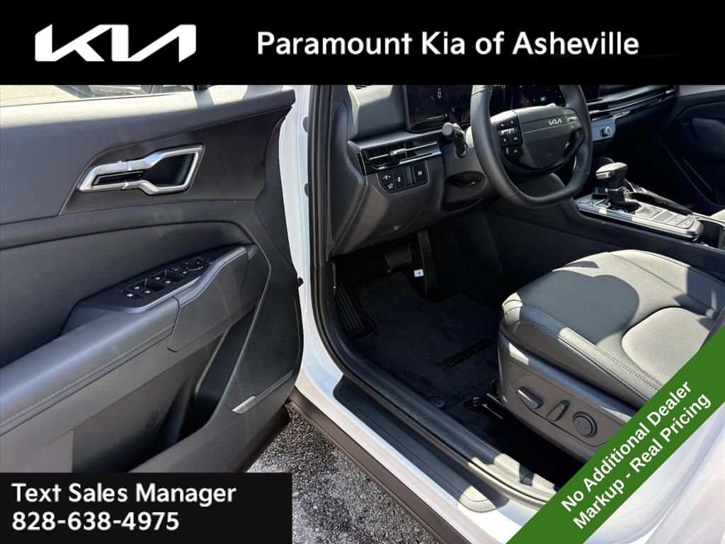 New 2026 Kia Sportage EX FWD image 16