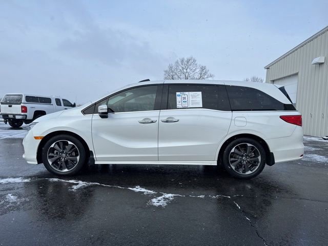 Used 2023 Honda Odyssey Elite image 3