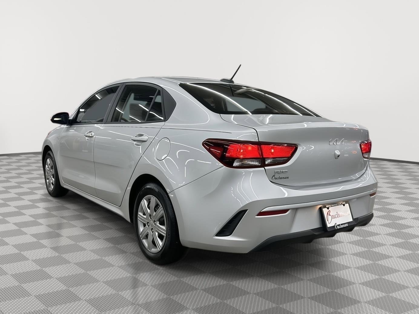 Used 2022 Kia Rio LX image 4