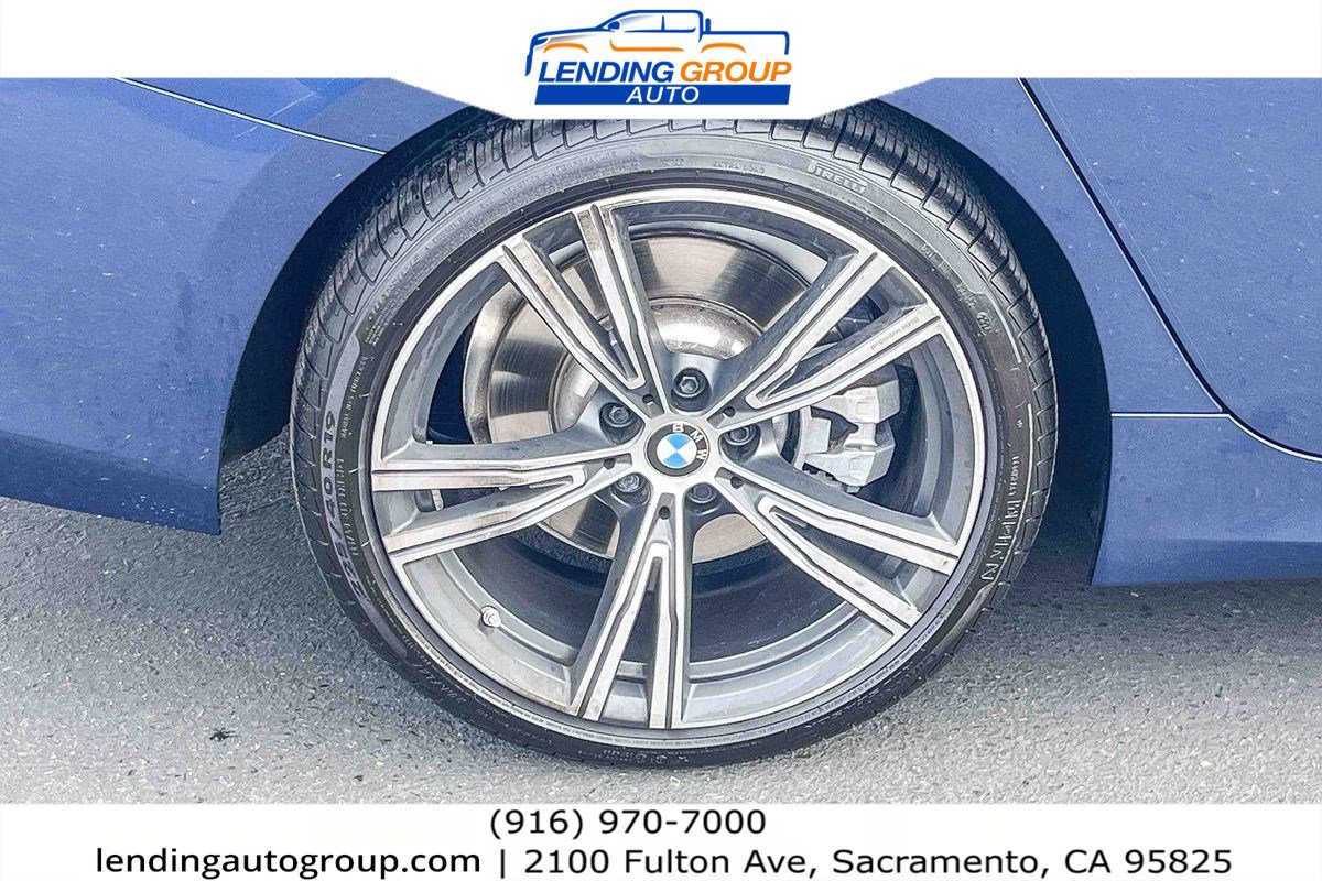 Used 2024 BMW 330i Sedan w/ Premium Package image 10