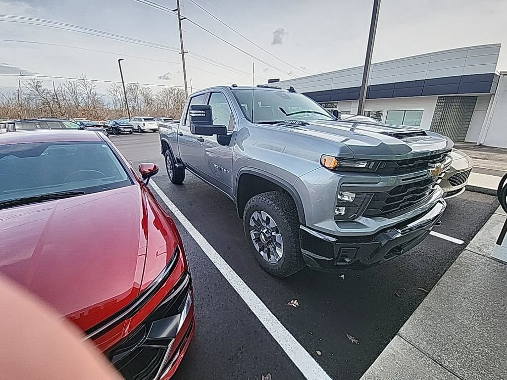 Used 2024 Chevrolet Silverado 2500 Custom w/ Custom Value Package image 11