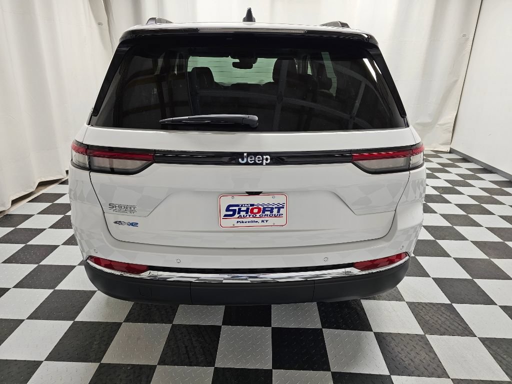 New 2023 Jeep Grand Cherokee 4WD 4xe image 4