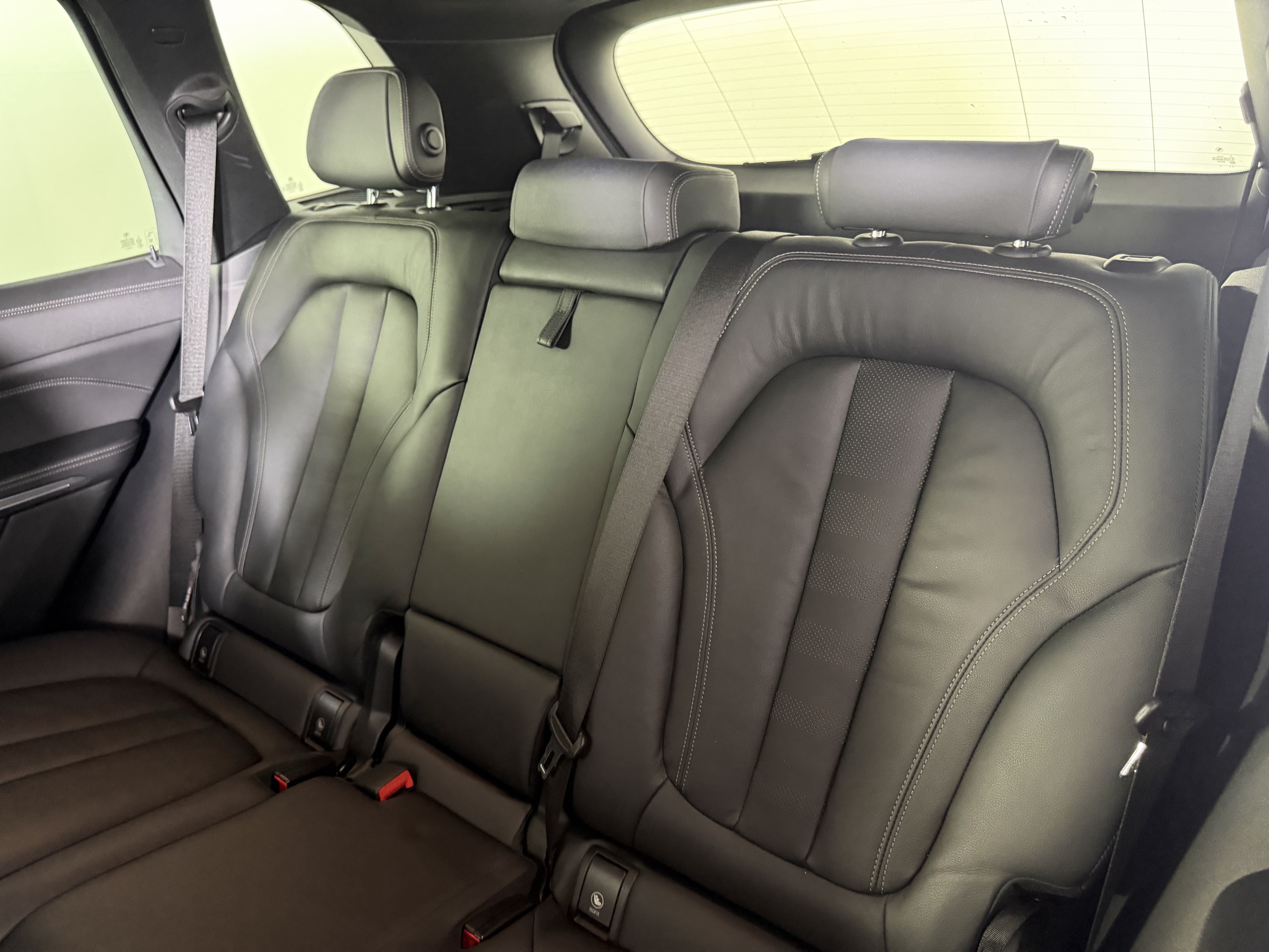 Used 2021 BMW X5 xDrive40i w/ Convenience Package AWD/4WD image 16