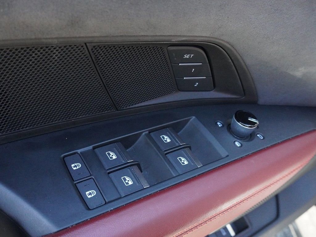 Used 2023 Audi e-tron GT Premium Plus AWD/4WD image 38