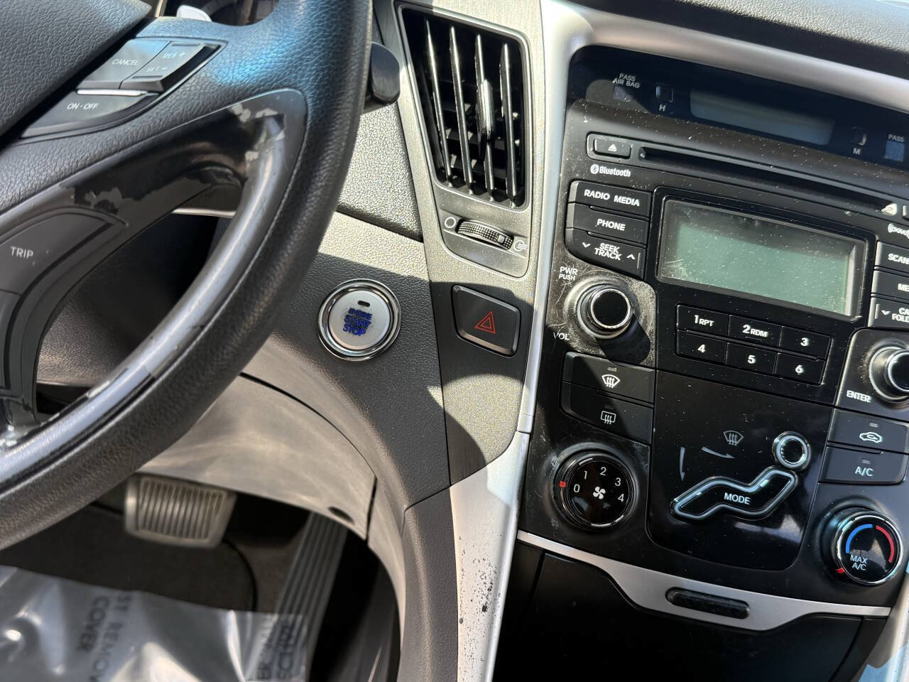 Used 2012 Hyundai Sonata SE FWD image 11
