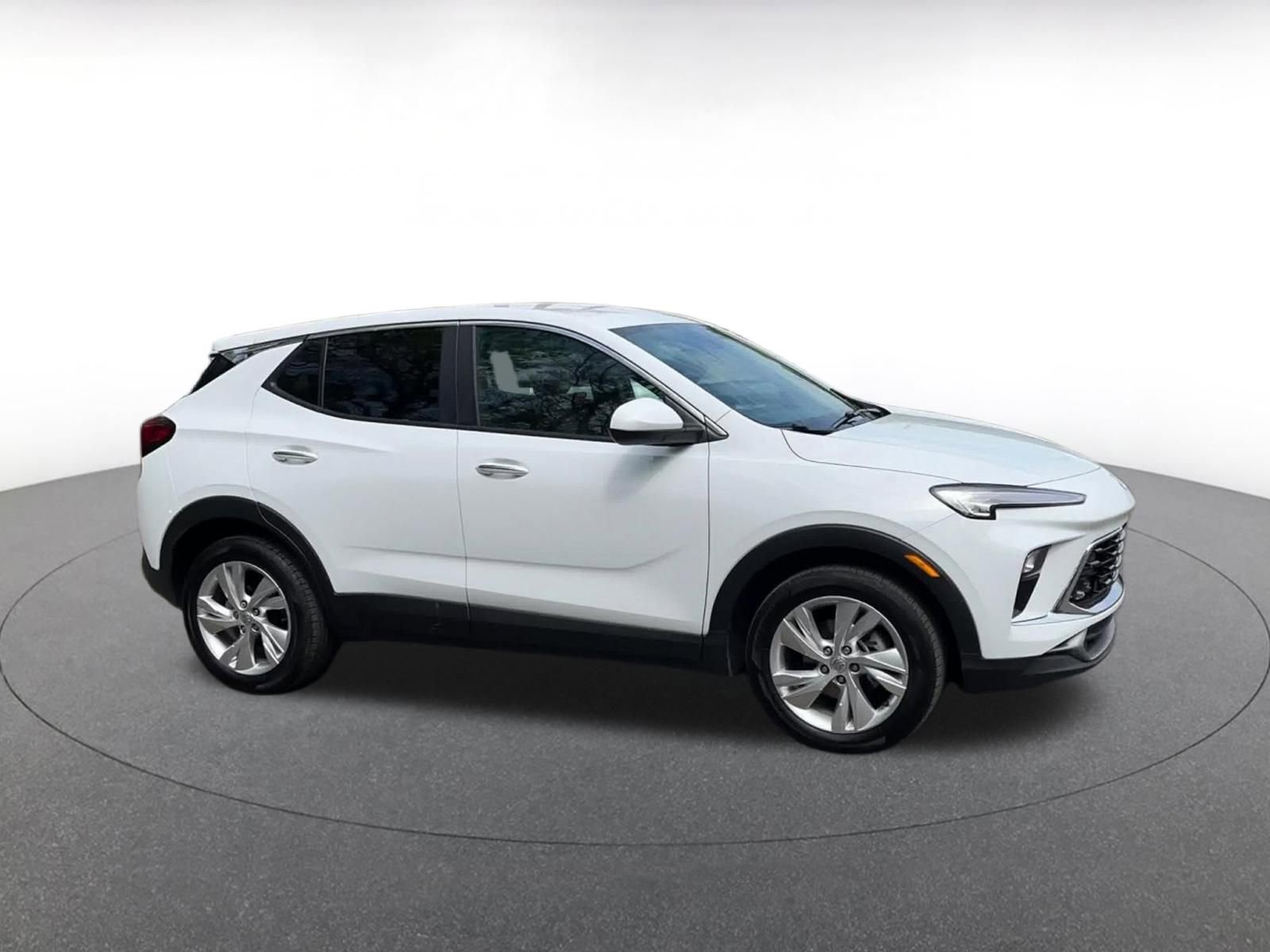 Used 2025 Buick Encore GX Preferred image 2