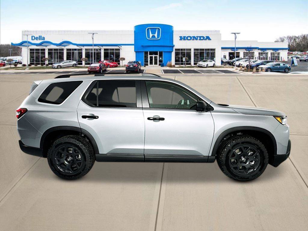 New 2026 Honda Pilot TrailSport image 2