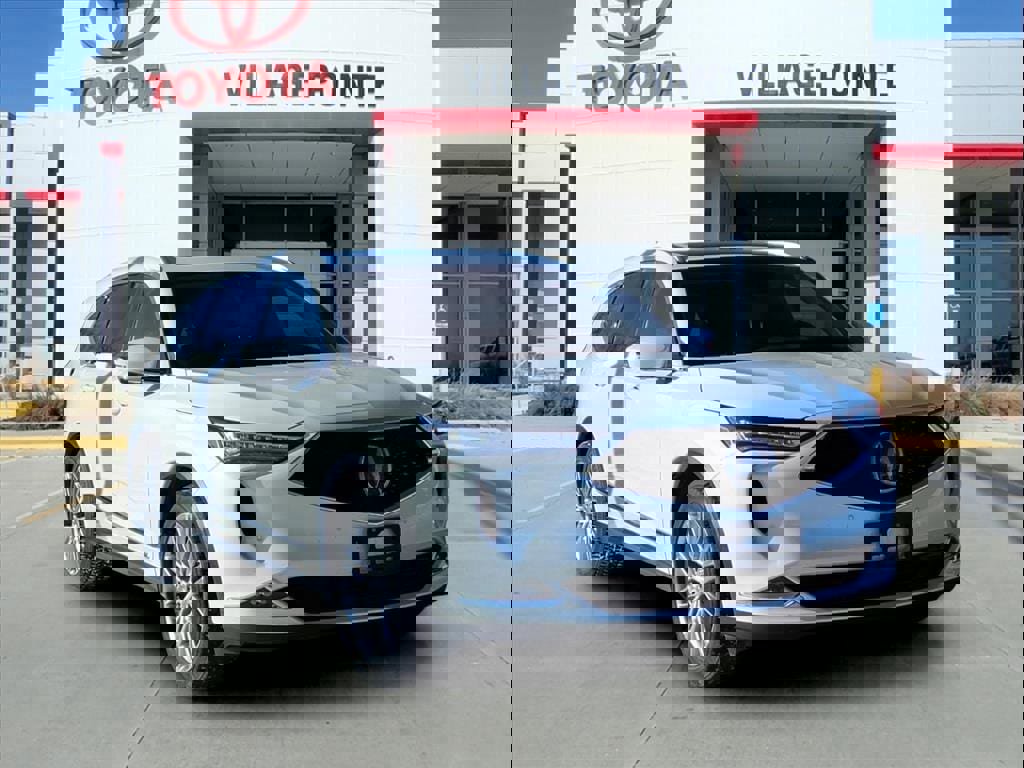 Used 2023 Acura MDX SH-AWD w/ Advance Package image 3