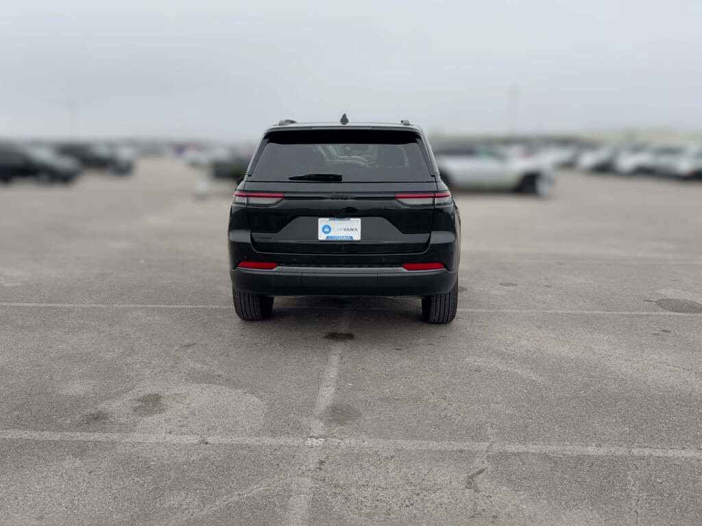 New 2026 Jeep Grand Cherokee Altitude image 10