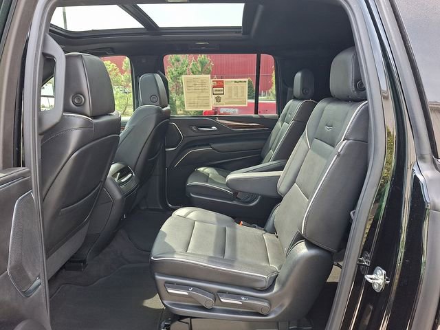 Used 2023 Cadillac Escalade ESV Premium Luxury AWD/4WD image 12