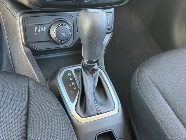 Used 2023 Jeep Renegade Latitude AWD/4WD image 21