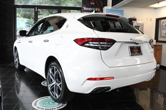 Used 2023 Maserati Levante GT AWD/4WD image 13