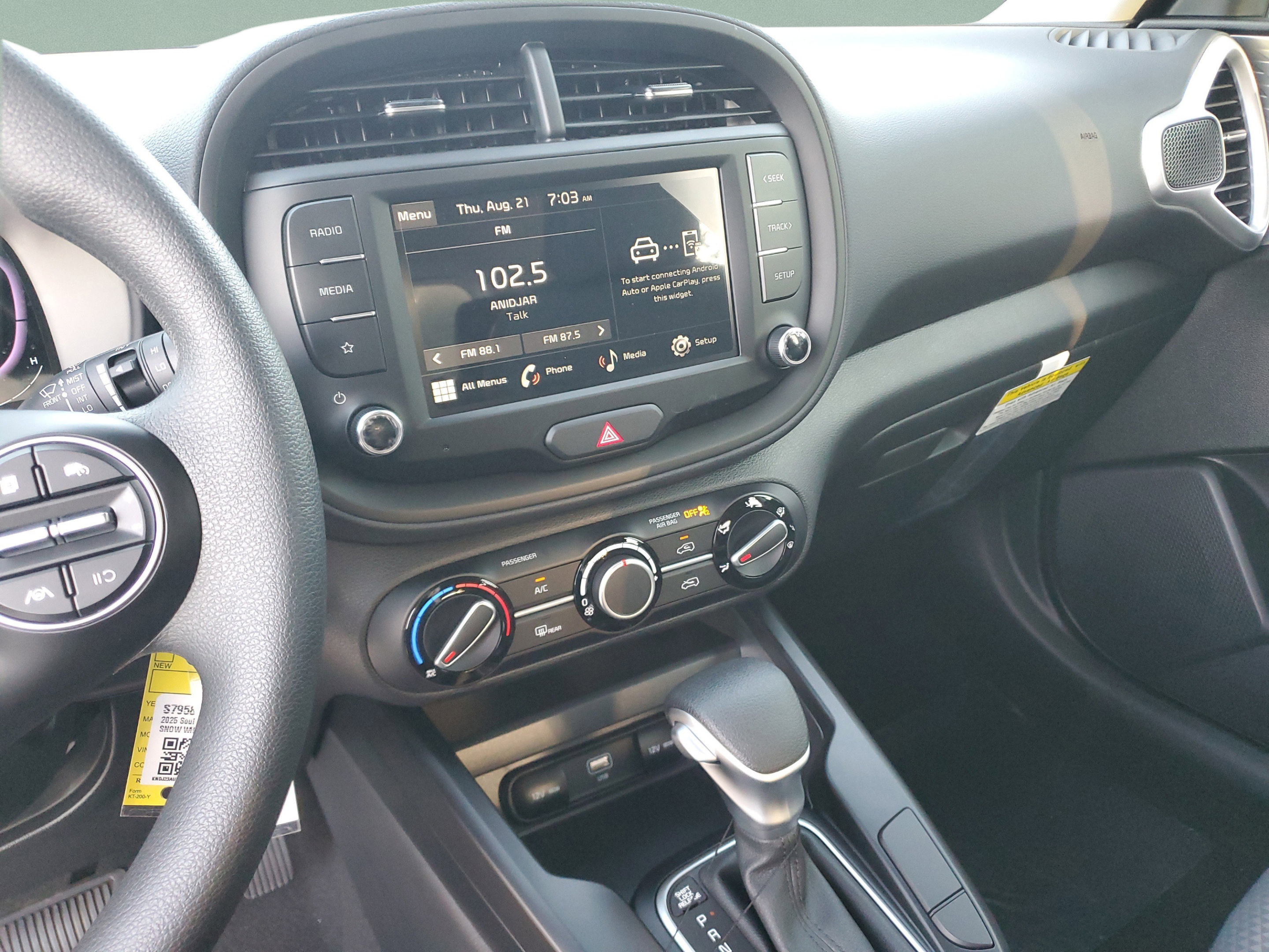Used 2025 Kia Soul LX FWD image 16