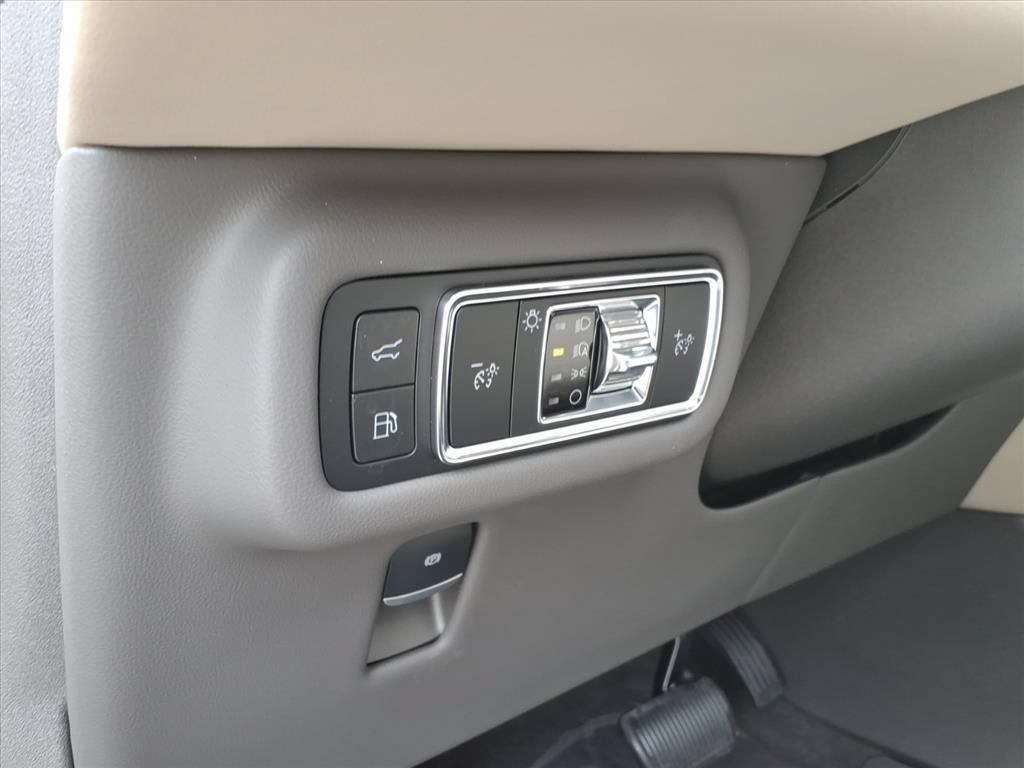 New 2025 Lincoln Nautilus Reserve w/ Jet Appearance Package AWD/4WD image 16