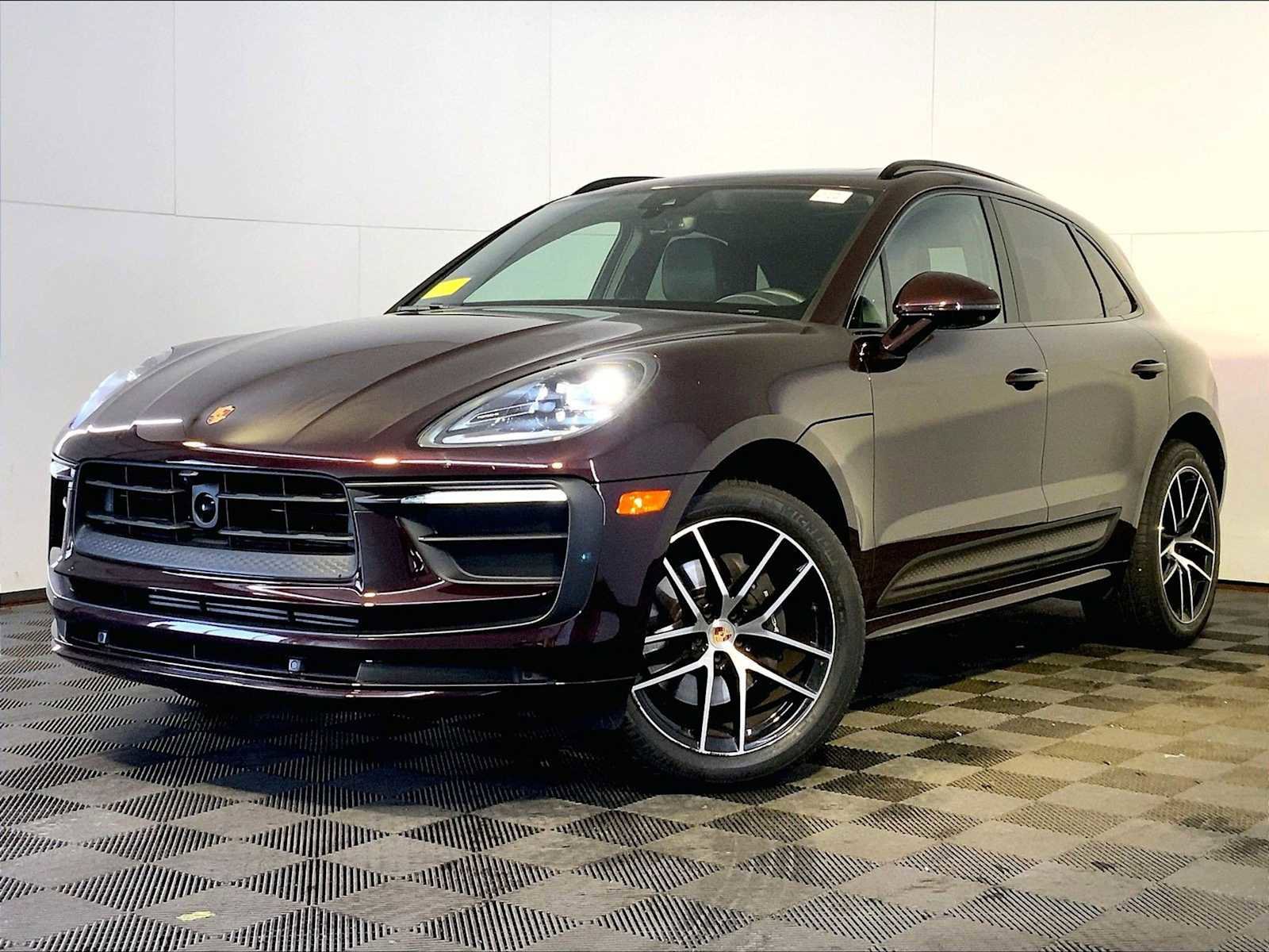 Certified 2023 Porsche Macan image 1