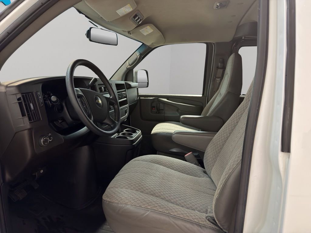 Used 2008 Chevrolet Express 3500 Extended Passenger w/ LT Preferred Equipment Group image 9