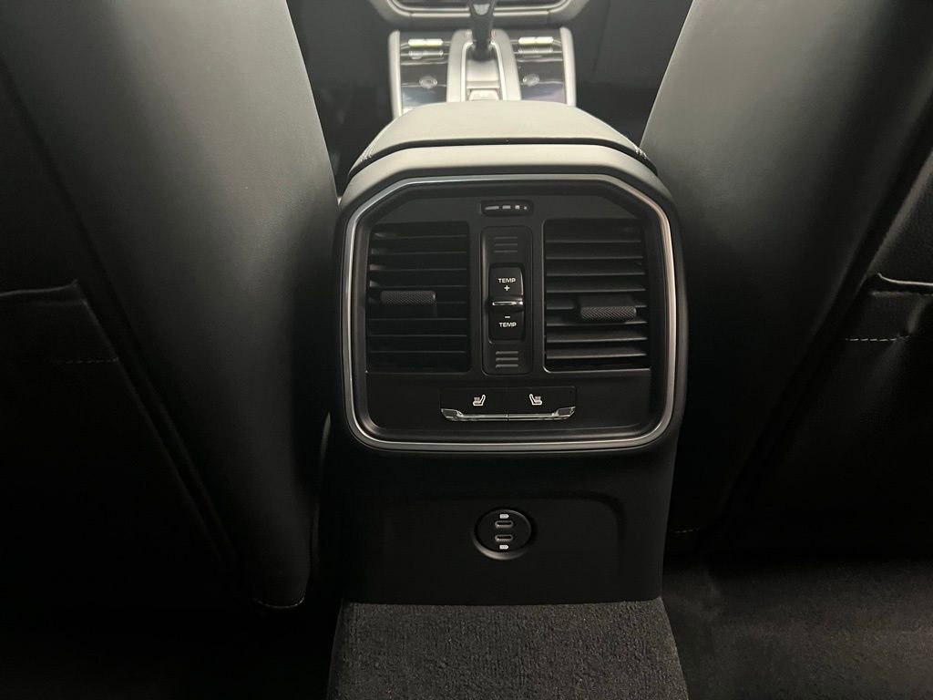 New 2026 Porsche Macan image 17