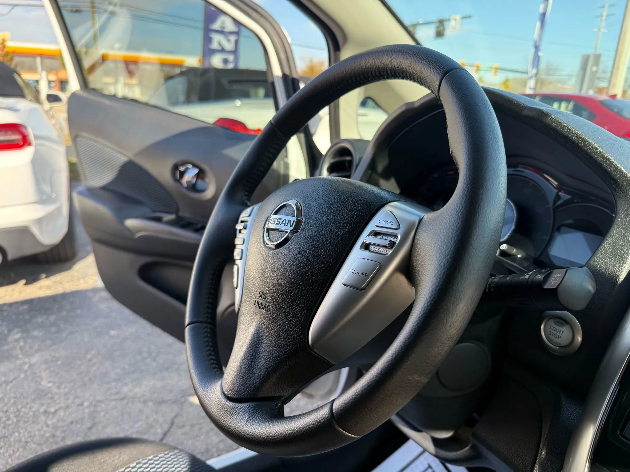 Used 2015 Nissan Versa Note Note SL Hatchback 4D image 21