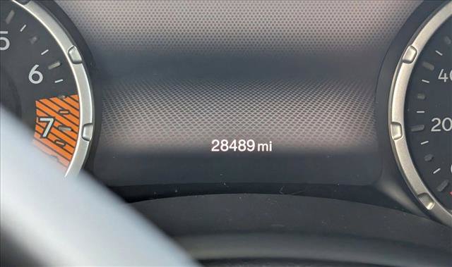Used 2019 Jeep Renegade Limited w/ UConnect 8.4 Nav Group AWD/4WD image 12