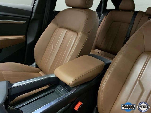 Used 2024 Audi Q8 e-tron Premium image 66