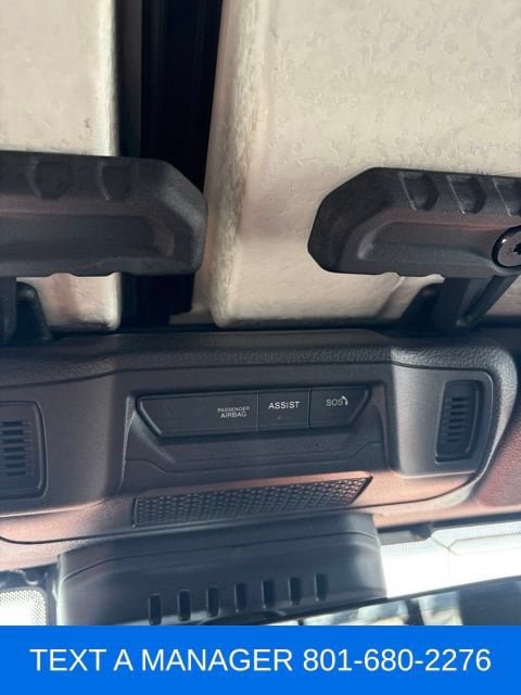 Used 2025 Jeep Gladiator Rubicon AWD/4WD image 24