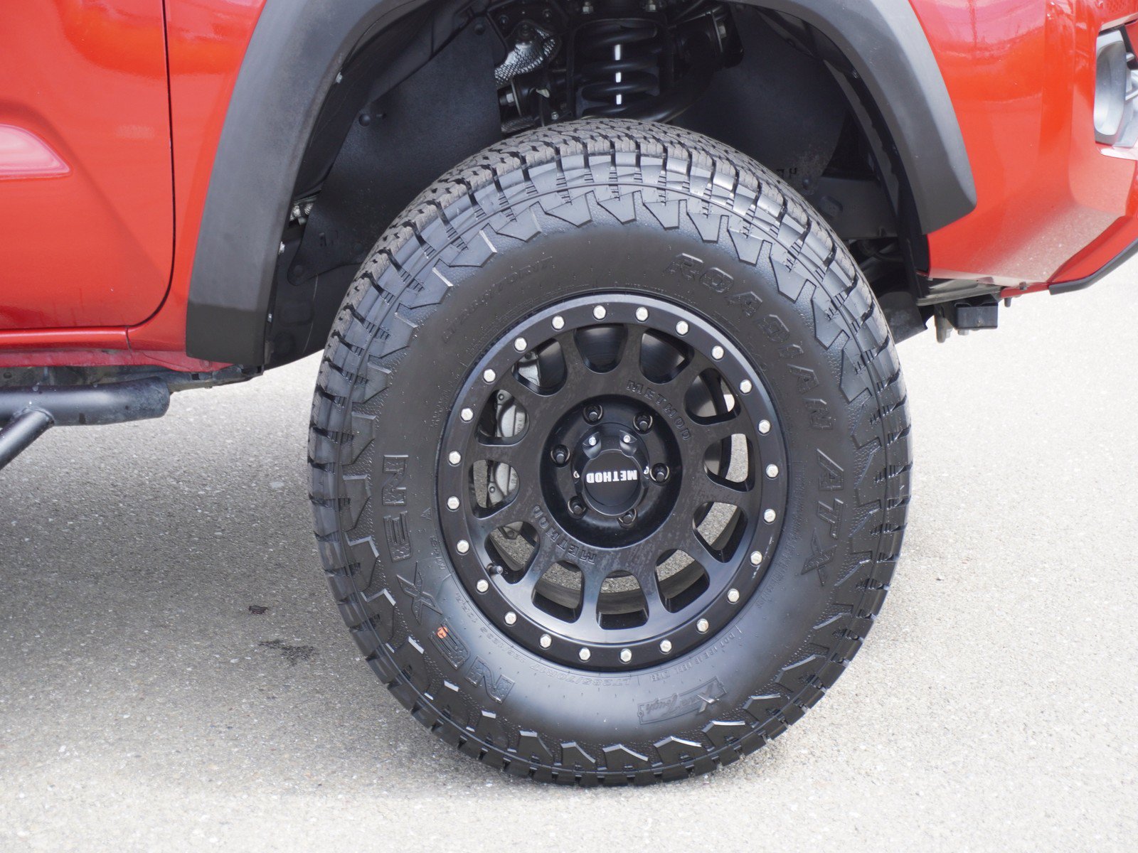 Used 2021 Toyota Tacoma TRD Off-Road w/ TRD Premium Off Road Package AWD/4WD image 5