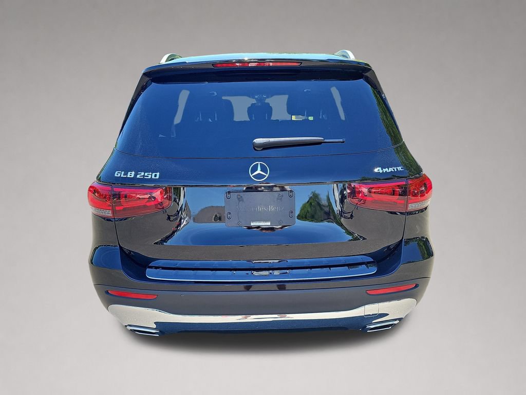 Used 2023 Mercedes-Benz GLB 250 4MATIC image 4