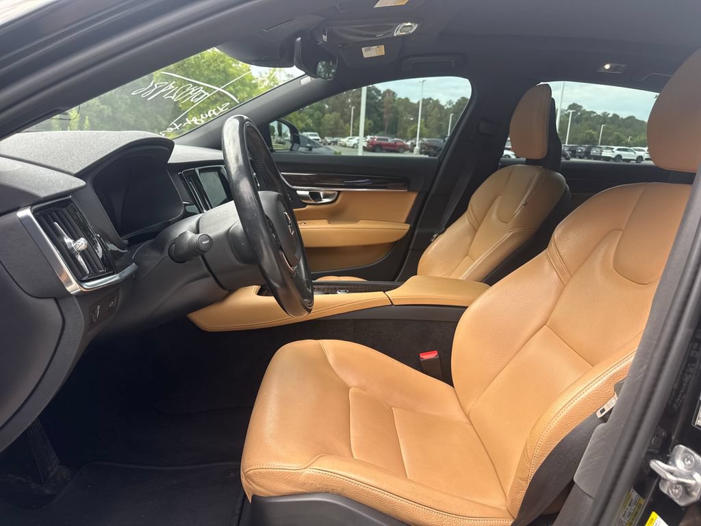 Used 2018 Volvo S90 T5 Momentum w/ Convenience Package FWD image 12