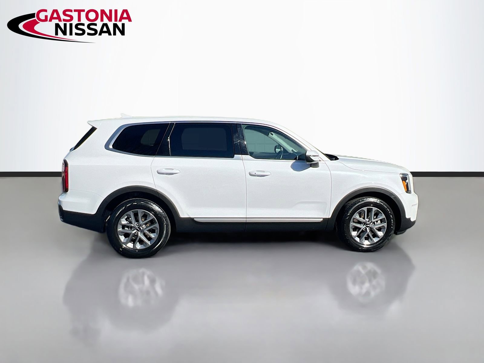 Used 2023 Kia Telluride LX image 10