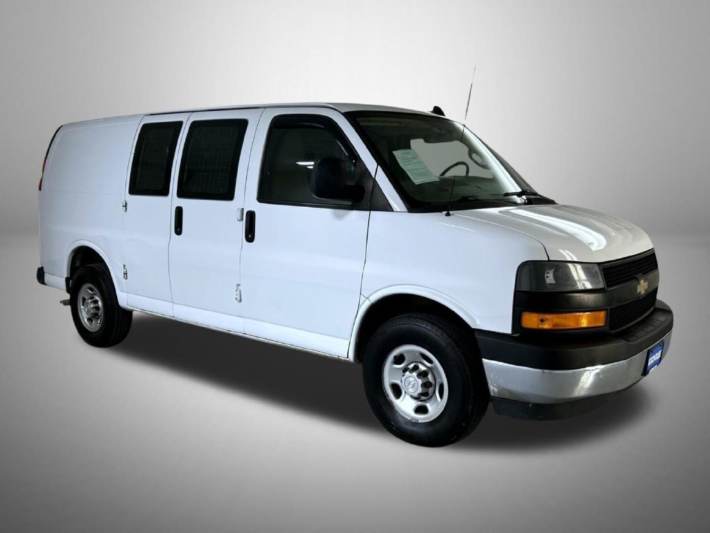 Used 2019 Chevrolet Express 2500 w/ Driver Convenience Package RWD image 3