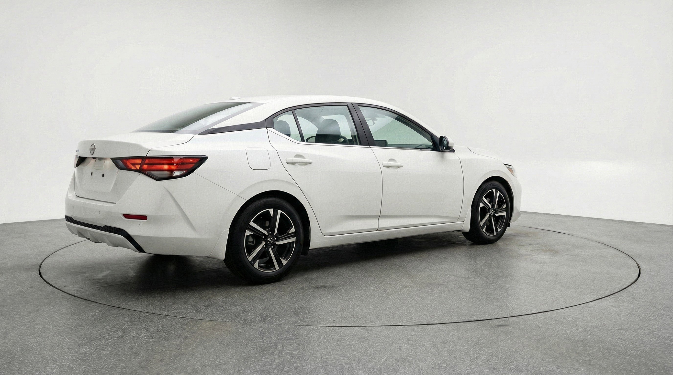 Used 2025 Nissan Sentra SV FWD image 9