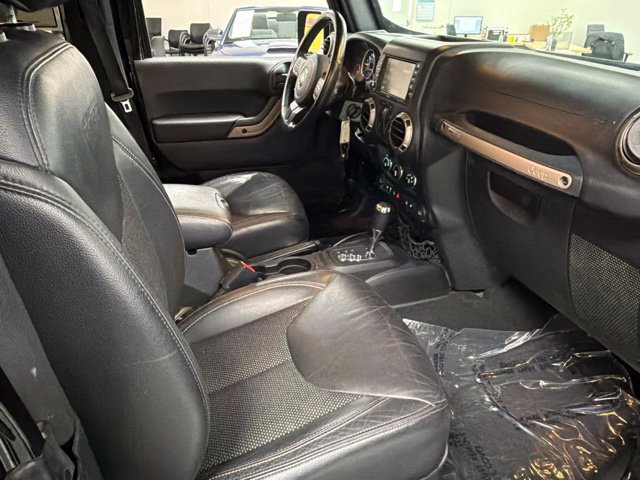 Used 2016 Jeep Wrangler Sahara AWD/4WD image 9