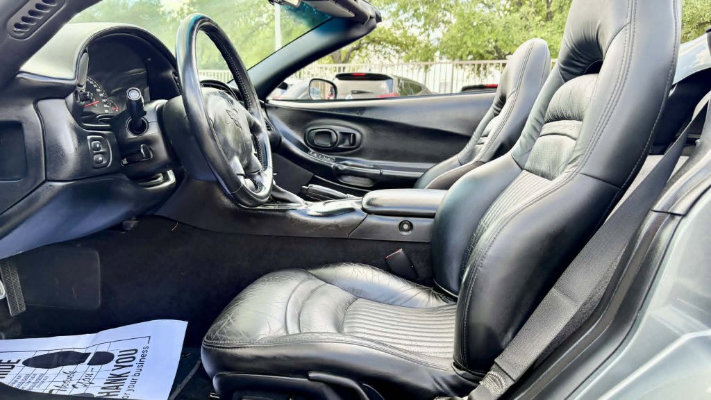Used 2004 Chevrolet Corvette Convertible image 9