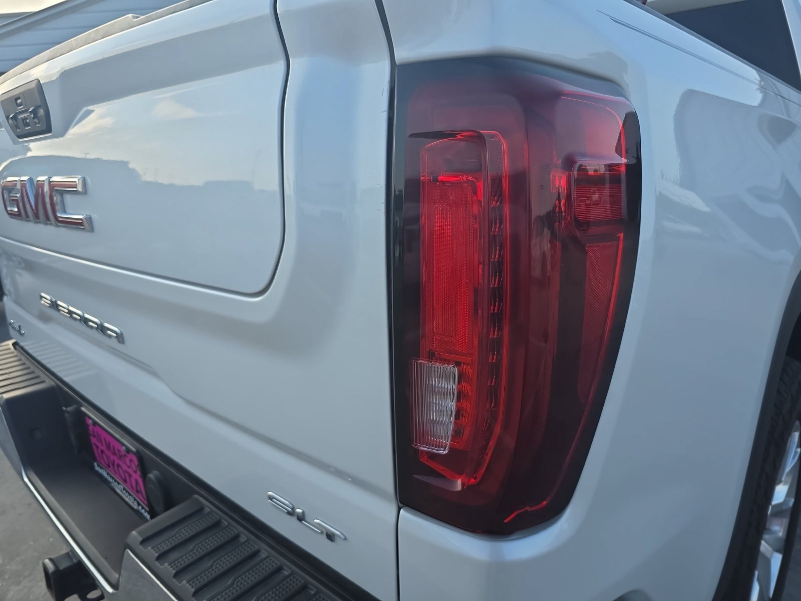 Used 2022 GMC Sierra 1500 SLT RWD image 29