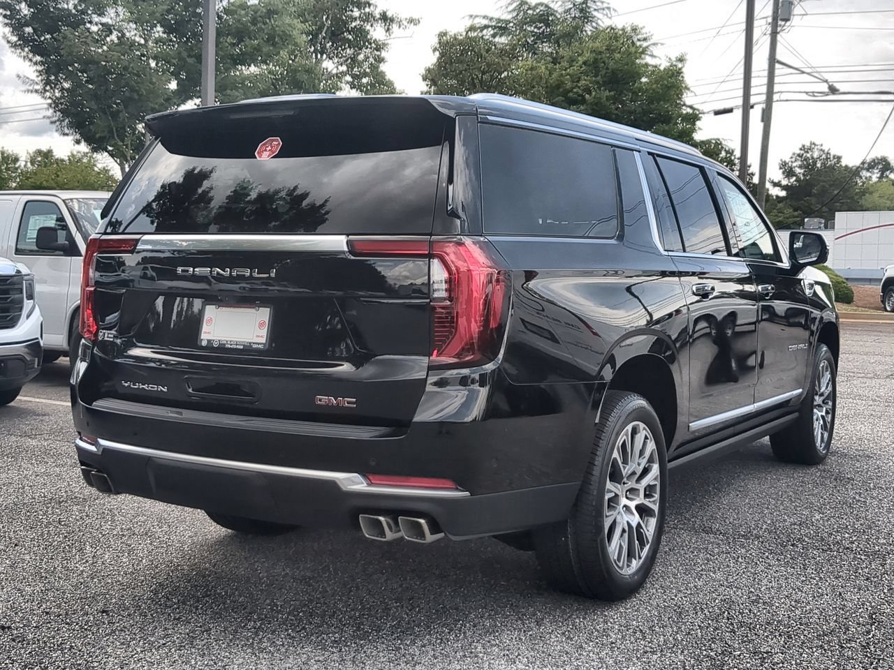 Used 2026 GMC Yukon XL Denali w/ Sun & Power Step Package AWD/4WD image 8