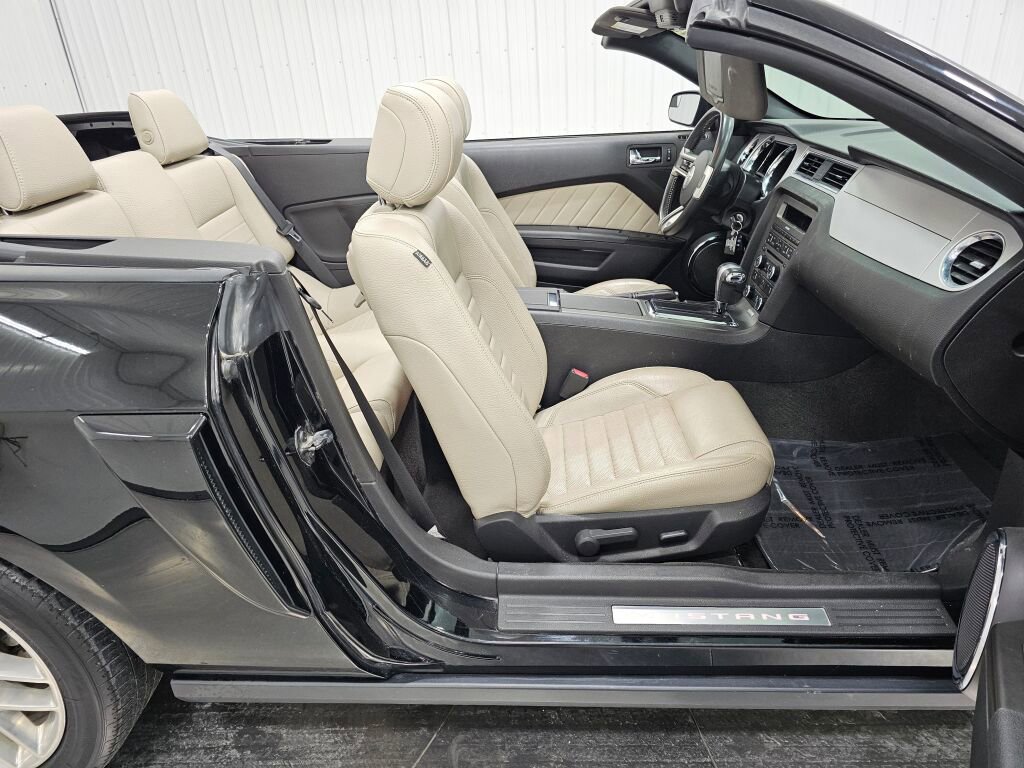 Used 2012 Ford Mustang GT Premium RWD image 25