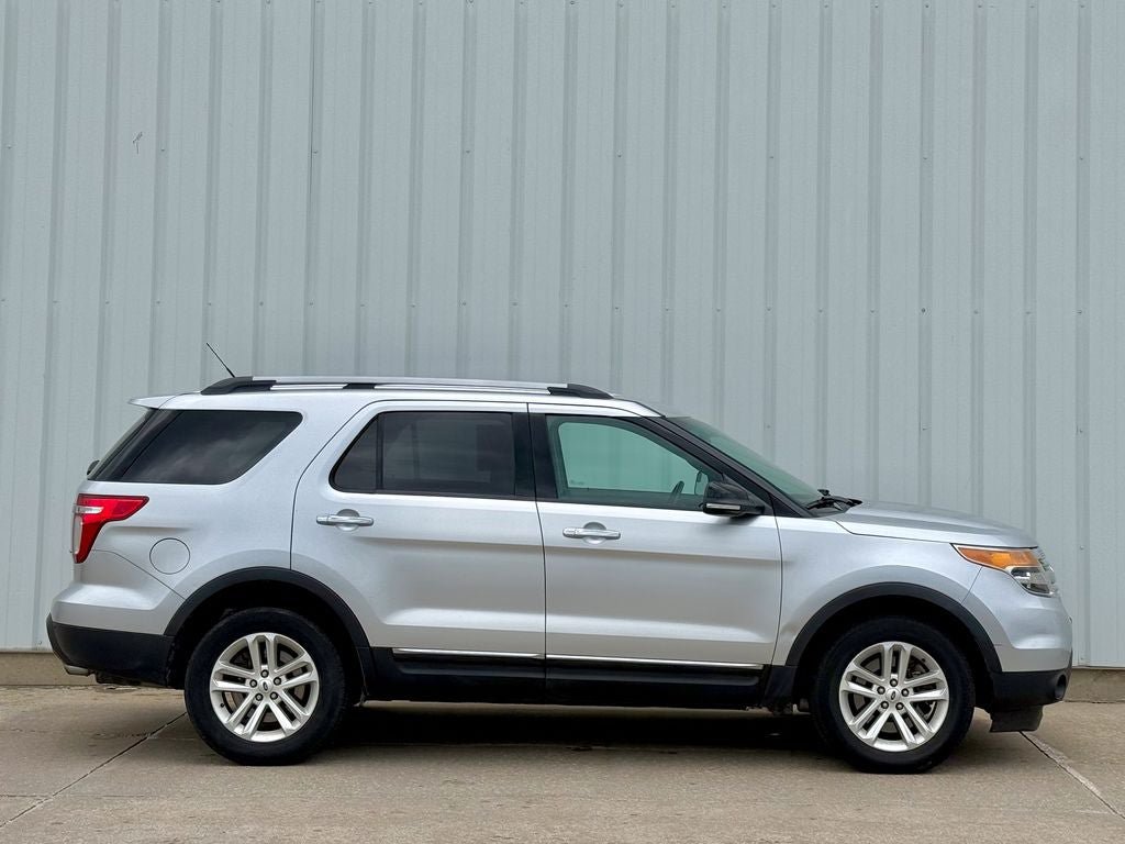 Used 2015 Ford Explorer XLT AWD/4WD image 7