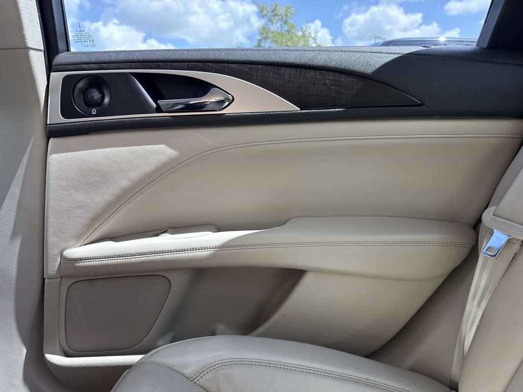 Used 2020 Lincoln MKZ Reserve w/ Elements Package FWD image 17