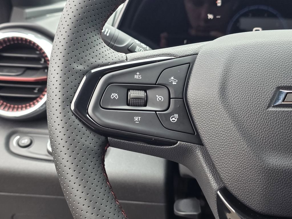 New 2026 Chevrolet Trax RS w/ Sunroof Package FWD image 17
